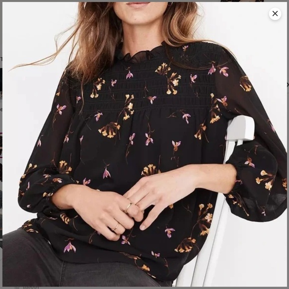 Madewell Tops - Madewell Georgette Ruffle-Collar Smocked Blouse in Falling Freesias sz sm